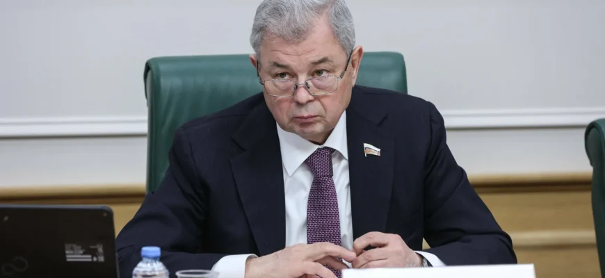 СЕНАТОР АРТАМОНОВ